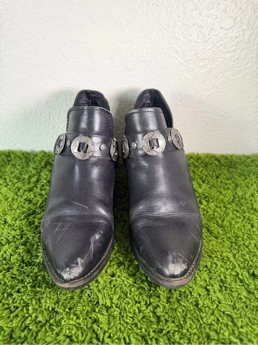 Steve Madden Aces Black Leather Ankle Booties